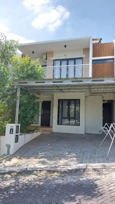 Dikontrakan rumah sultan di pandanaran village tembalang semarang