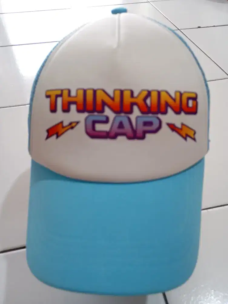 Topi biru jaring ori