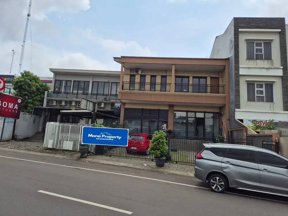 Ruko strategis dan luas depan mall Kota Wisata cibubur