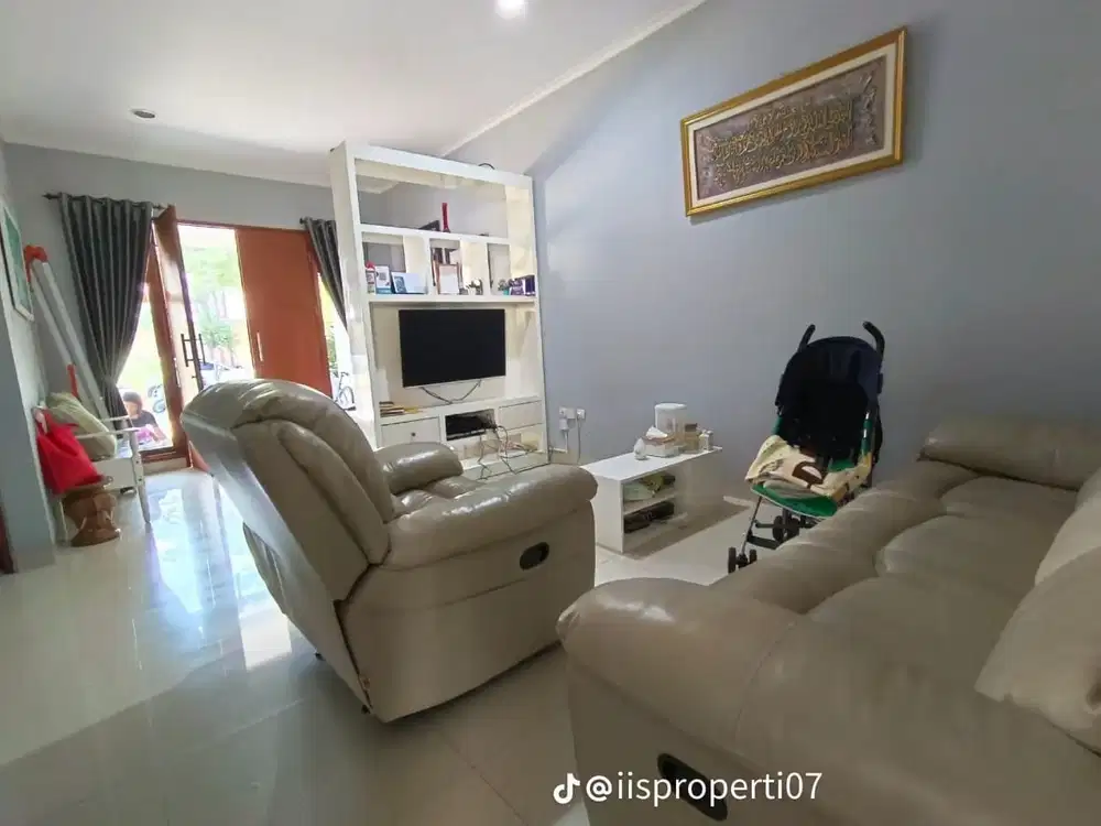 Rumah murah di komp Cherry Field