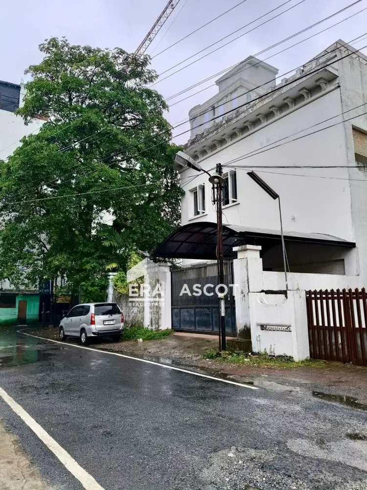 Rumah Hook Inti Kota Lokasi Prime Jalan Tumapel, Medan Petisah