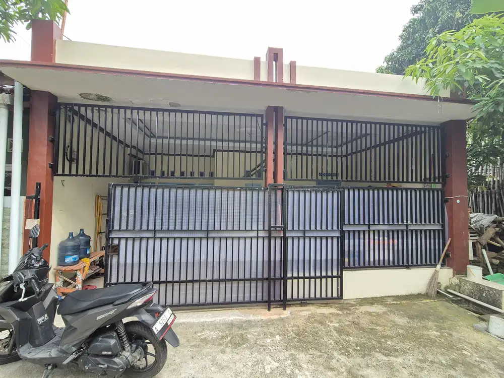 Rumah pinggir jalan deket stasiun dan ramayana serang