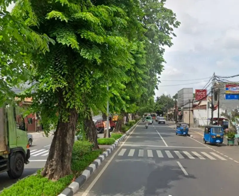 DIJUAL CEPAT HARGA NJOP di pinggir jalan raya Bekasi Klender Jaktim