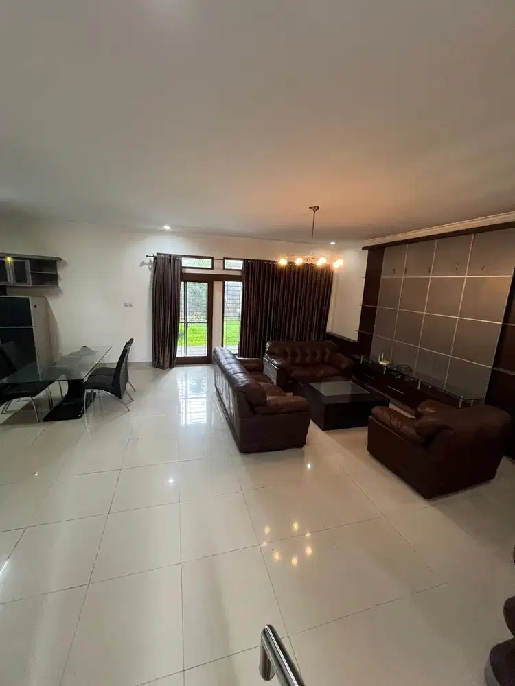 Disewakan rumah bersih terawat murah di setraduta residence bandung
