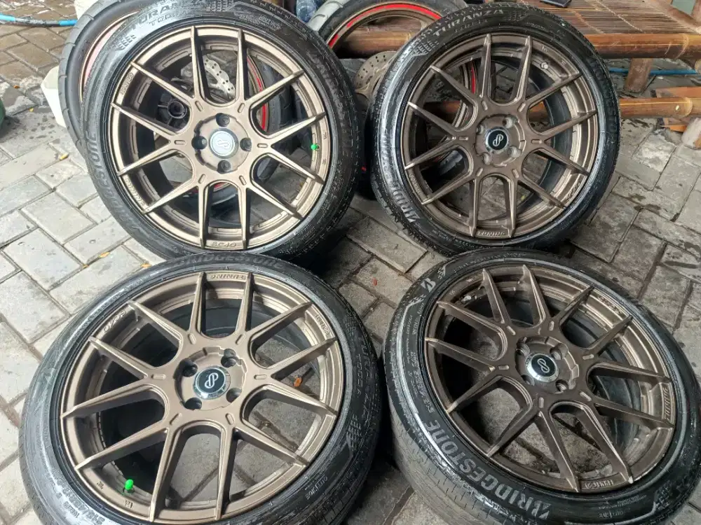 Like new Jual velg Enkei Tuning SC40 
RING 17
BAN masih bagus banget