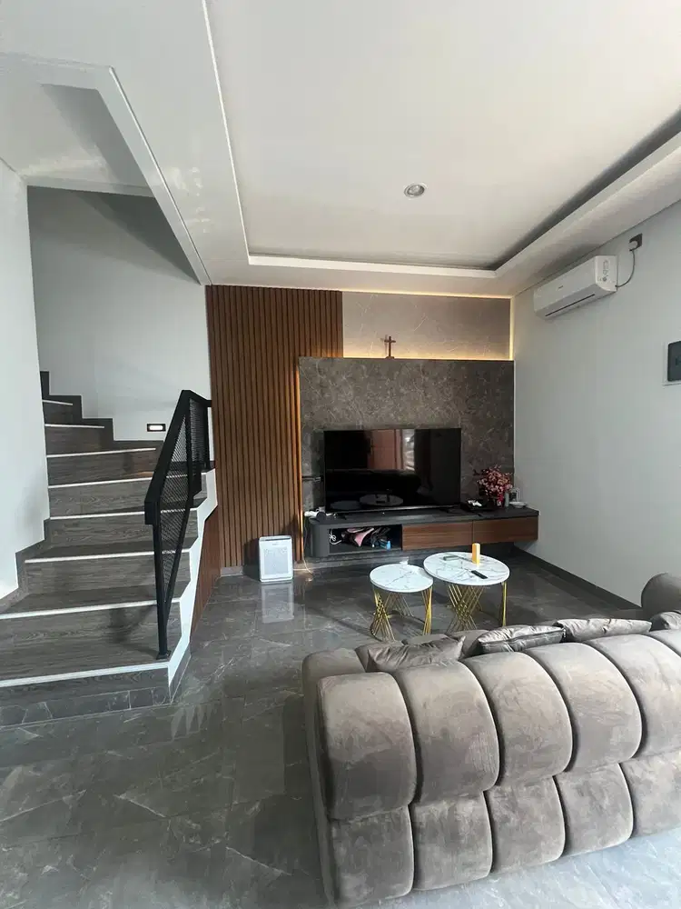 sewa rumah meruya utara Jakarta Barat uk 10x10m furnish posisi hook