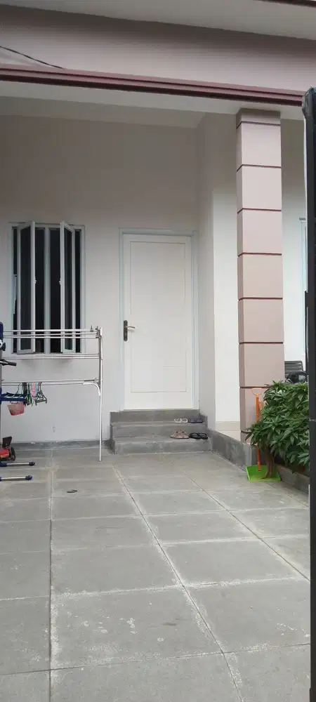 Disewakan murah rumah terawat dalam kompleks row 2 mbl