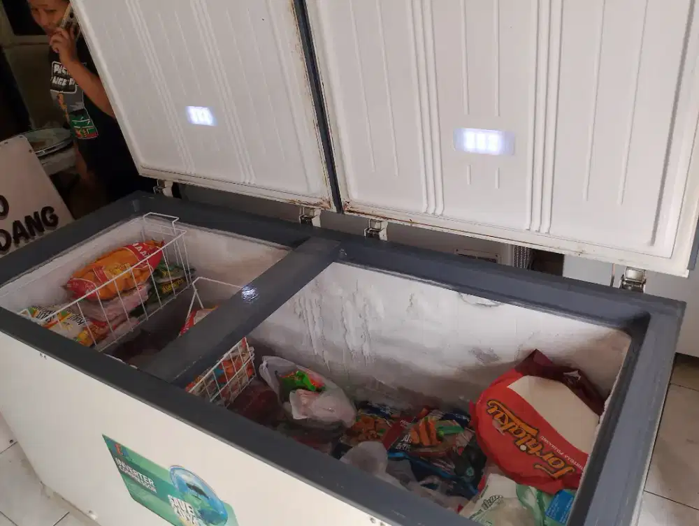 Freezer Box GEA 500 Liter Super Dingin Dan Beku Tinggal Pake Saja