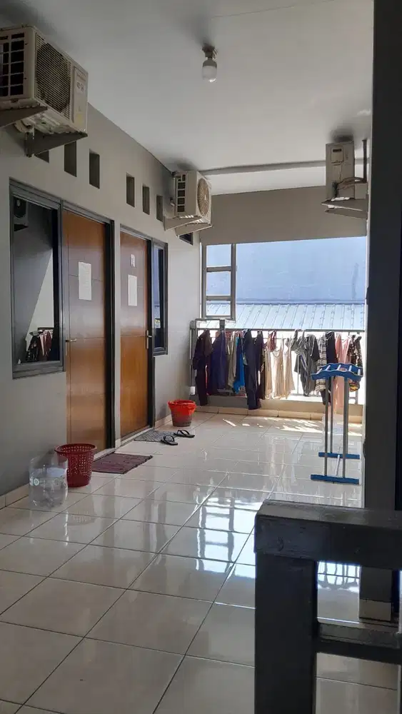 Kos kosan sudah terisi semua dan kios dekat kampus lokasi strategis