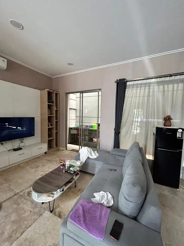 sewa rumah golf island PIK uk 8x15m furnished