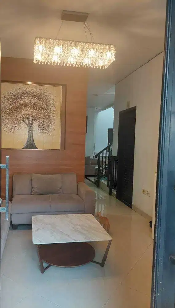 DISEWA RUMAH SIAP HUNI KELAPA GADING JAKARTA UTARA NON FURNISHED BAGUS