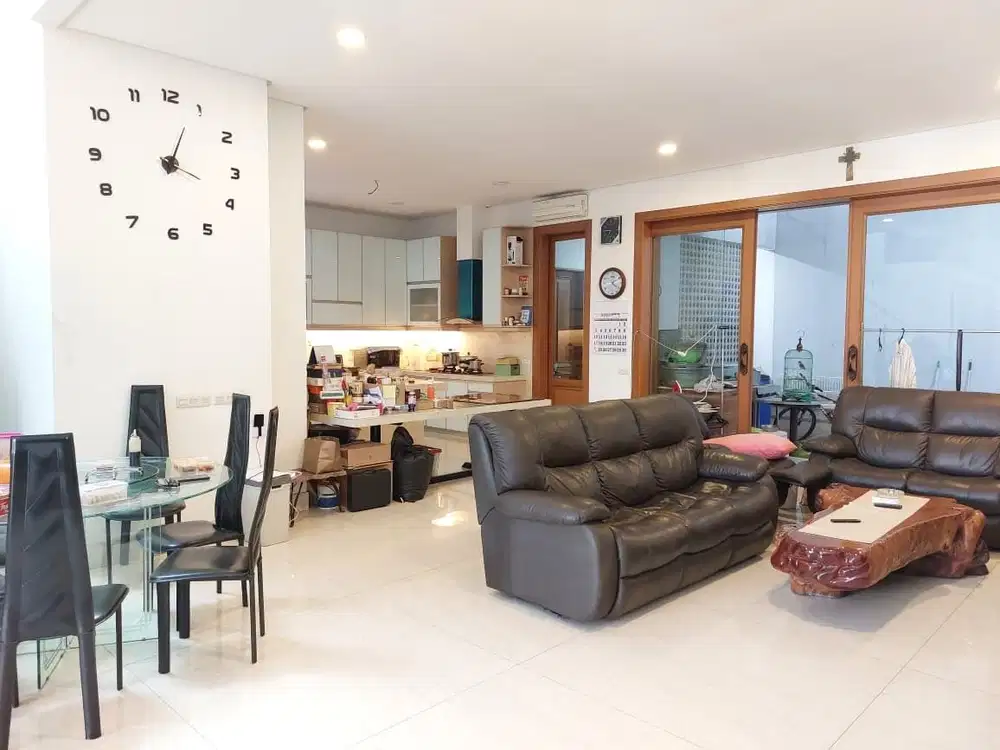 Dijual Rumah 3 Lantai Unfurnished Daerah Cideng - Jakarta Pusat