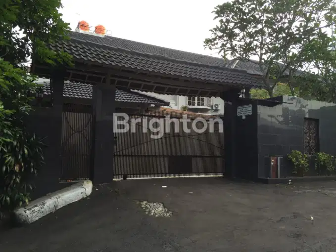 DIJUAL RUMAH LUAS LOKASI STRATEGIS DI JAKARTA SELATAN DIBAWAH NJOP