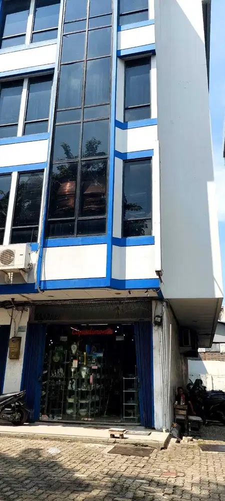 Ruko Gandeng Roa Malaka Dekat Kota