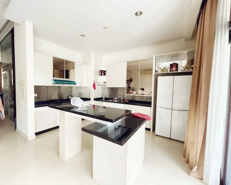 Rumah Royalton Kemayoran Furnished Bagus Siap Huni