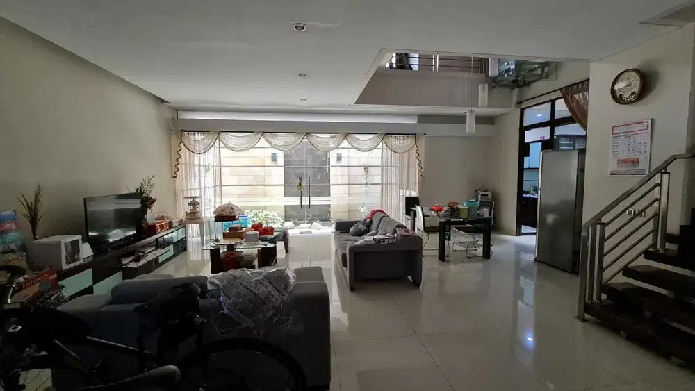 Dijual cepat Rumah di Singgasana Pradana