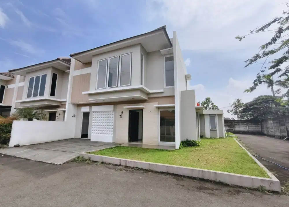 Rumah Hook 2 Lantai 3 Menit ke Gerbang Toll Pesanggrahan Jaksel