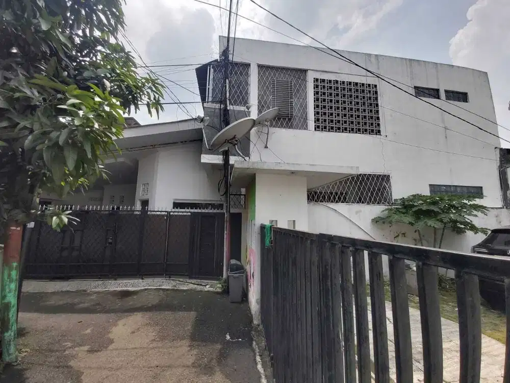Dijual Rumah Bagus Siap Huni di Pengadegan Pancoran, Jakarta Selatan