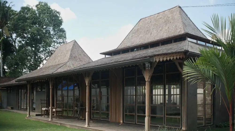 3-Bedroom Villa with Modern Structure and Antique Décor in Kaba-Kaba