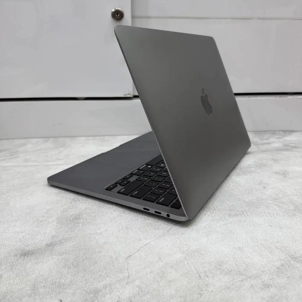 MacBook Pro 13 inch Touchbar 2020 i7 RAM 16/512GB