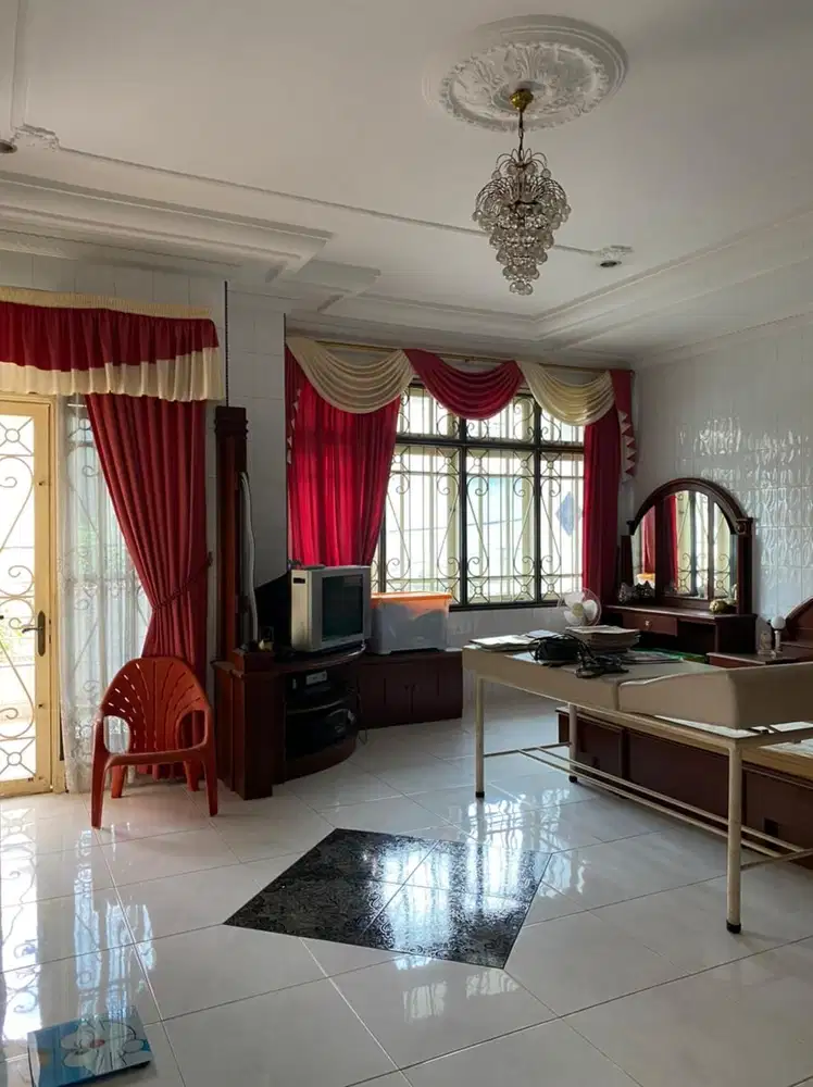 Villa Komplek Taman Timor Raya