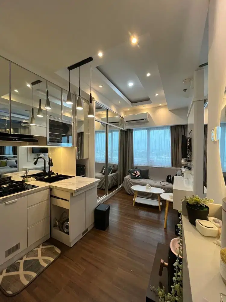 Apatemen Luxury Type Studio include Furnished area Strategis