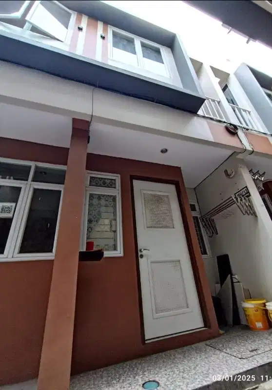 RUMAH MODERN MINIMALIS KEMAYORAN JAKARTA PUSAT