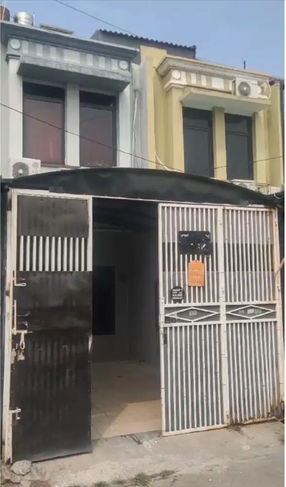 RUMAH BAGUS HADAP BARAT DAYA HARGA MURAH DI PERMATA TAMAN PALEM