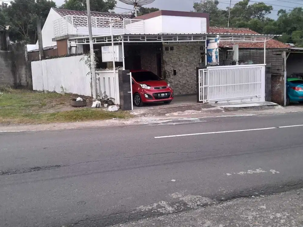 Dijual Rumah Rapi Bonus Furnished Strategis Pinggir Jalan Purwokerto