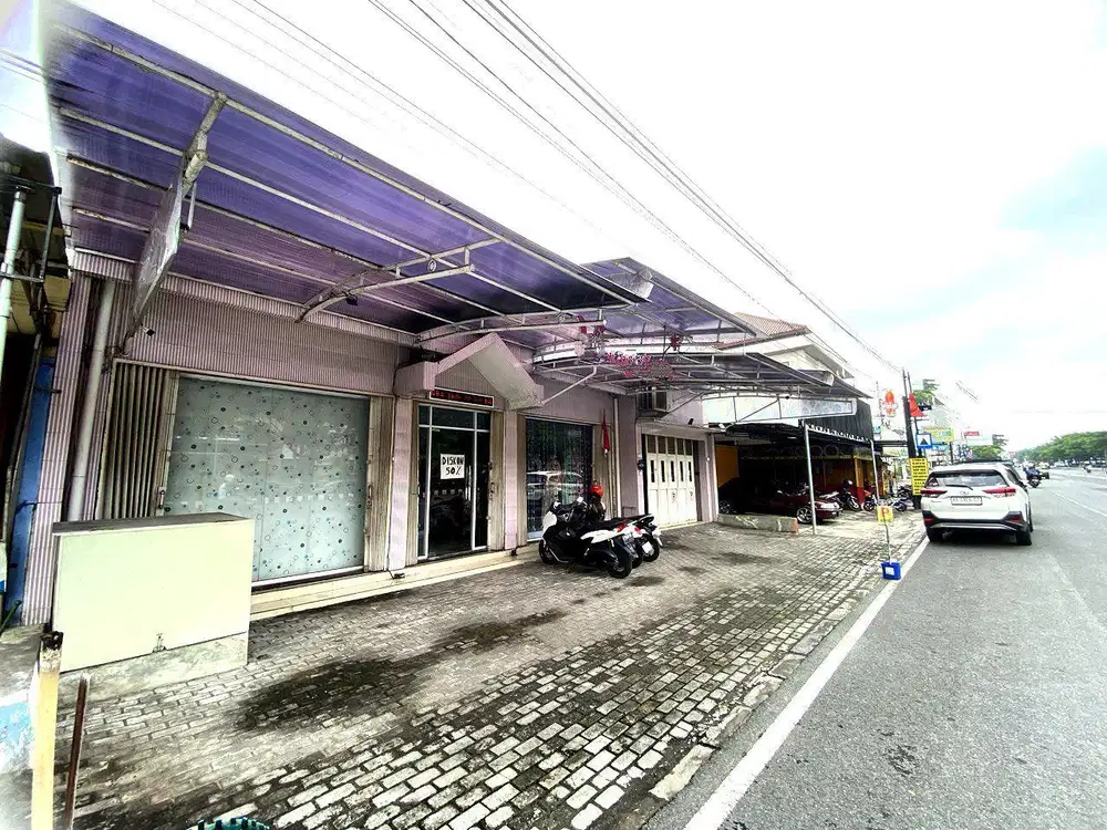 Rumah plus toko pinggir jalan raya karanganyar kota