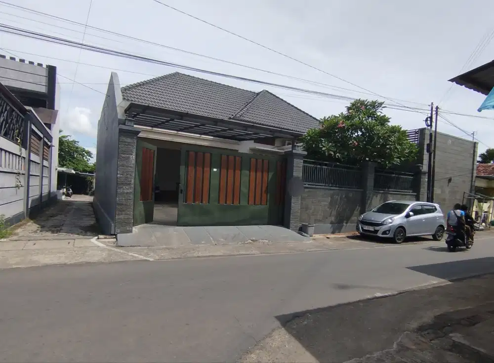 Rumah mewah bonus furnish plus kolam renang di sumber