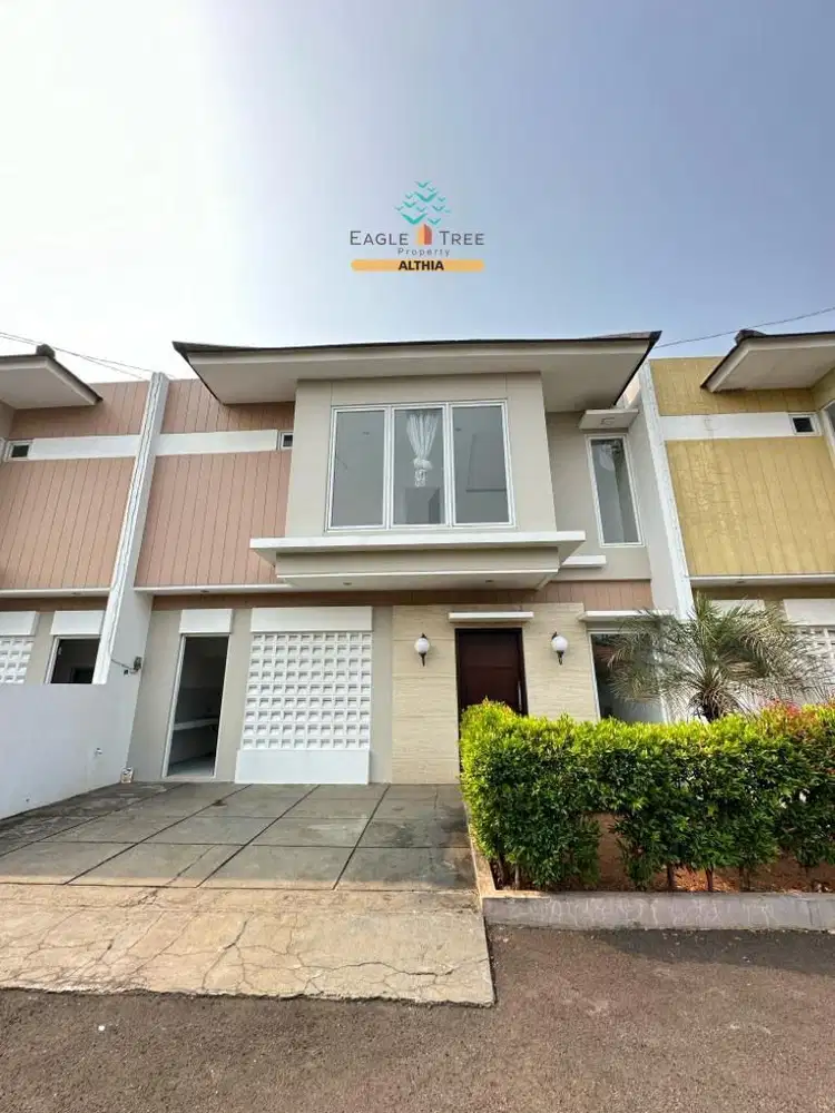 Rumah 2 Lantai Dalam Townhouse Lokasi 5 Menit ke Toll Pesanggrahan