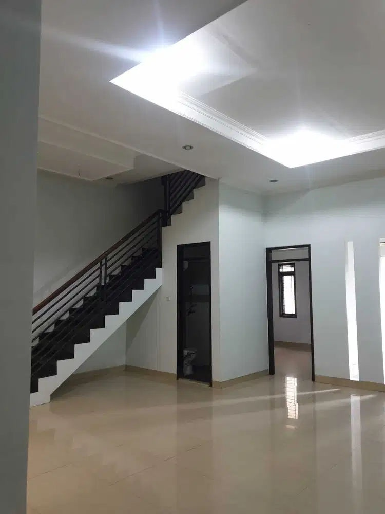 Dijual Rumah strategis di Singgasana Pradana