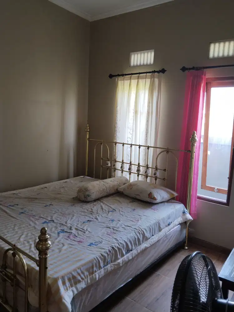 Dijual rumah lantai 2 view sawah dekat jln utama