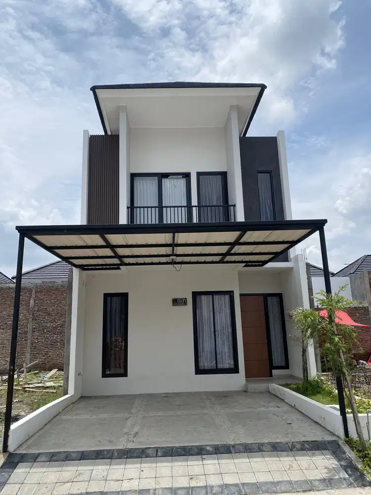 DISEWAKAN RUMAH BARU SEMI FURNISHED DI PANDANARAN AVENUE DEKAT UNDIP