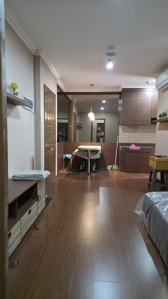 DIJUAL APARTEMENT HOOK FURNISH LANTAI RENDAH VIEW POOL DI CITY RESORT
