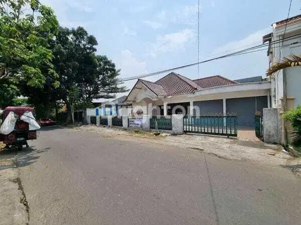RUMAH DAN HALAMAN LUAS STRATEGIS DI BARANGSIANG BOGOR
