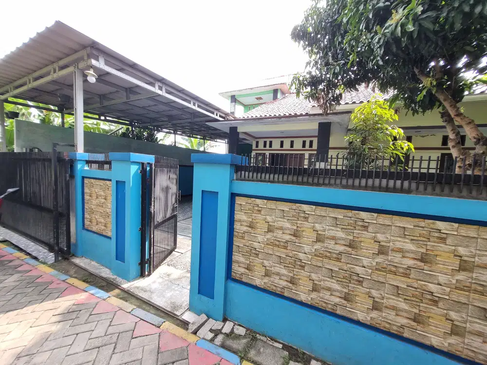 Rumah kampung 2 lantai akses mobil surat sertifikat