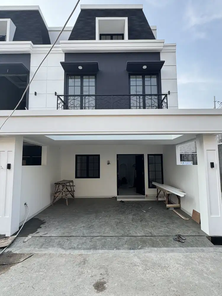 Dijual Rumah Di Pancoran Cluster 3 Lantai  Dekat Fasilitas Umum