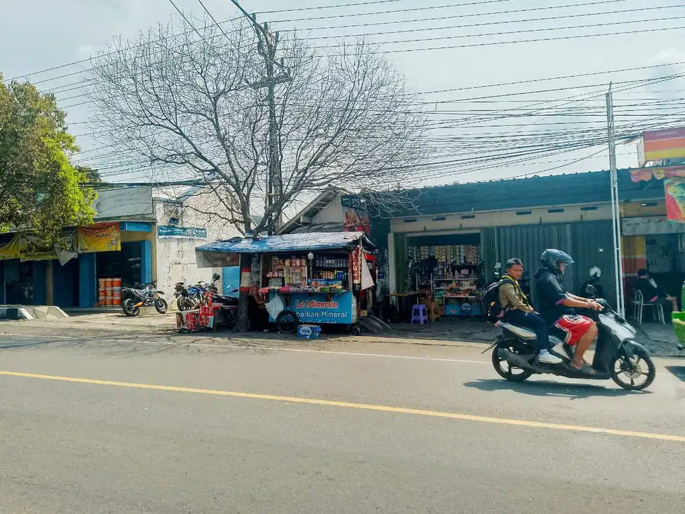 Rumah di Jalan Raya Bandung Akses Strategis Cocok Untuk Bisnis