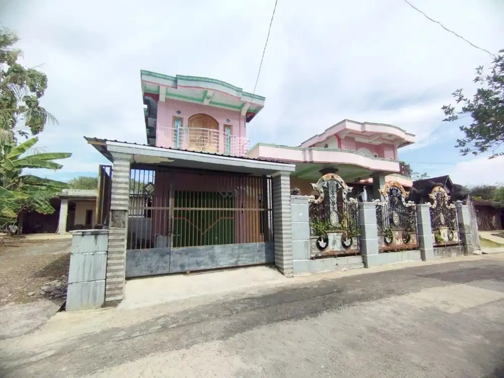 Rumah Luas 2Lt di Perkampungan ada Kolam Renang dan Kolam Ikan di Byl