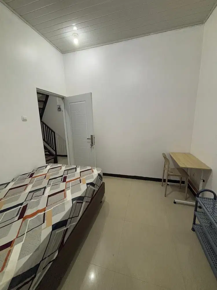 DISEWAKAN KAMAR KOST PRIA LIPPO CIKARANG SIAP HUNI