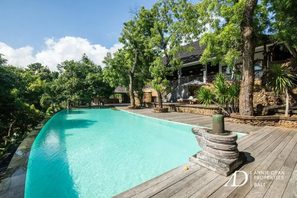 FREEHOLD RESORT WITH BREATHTAKING OCEAN VIEWS IN BULELENG