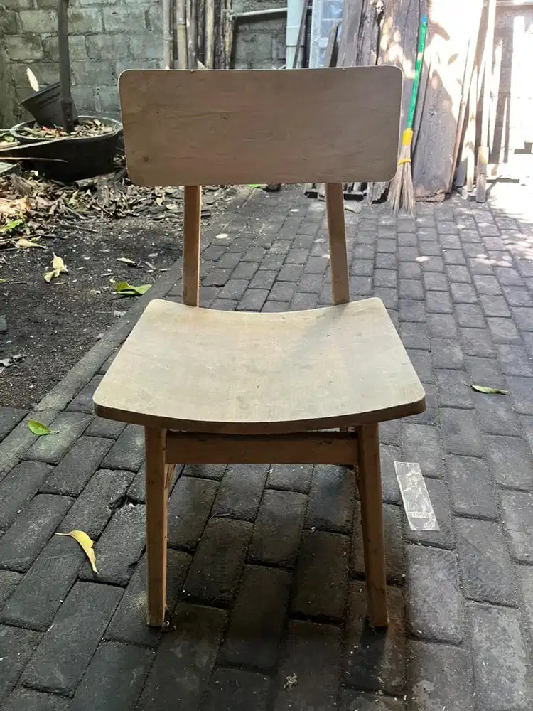 Kursi ropan cafe minimalis