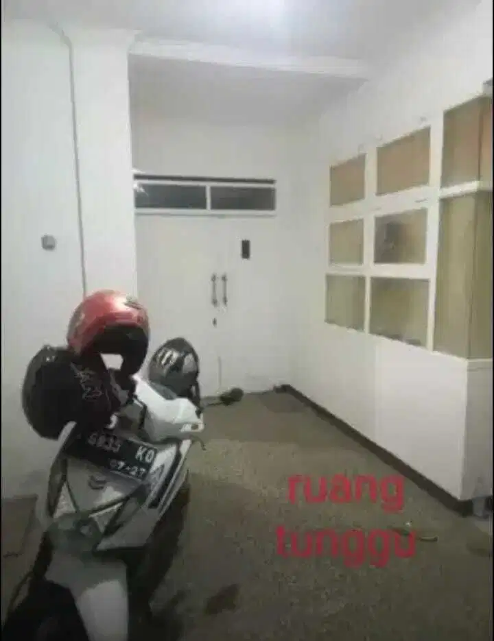 Dijual Kostan 2.5 lantai bagus strategis di Jl Karasak