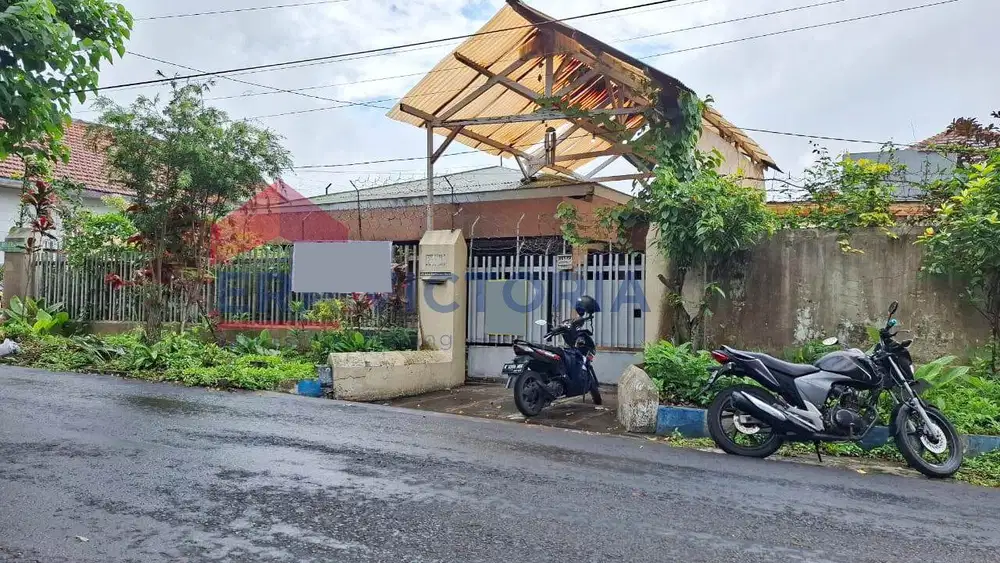 Rumah Jual batu dekat Alun- Alun dan Museum Angkut  Cocok untuk Villa