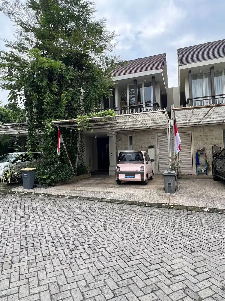 NICE TOWNHOUSE DEKAT RAGUNAN DAN TB SIMATUPANG