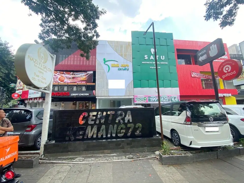 Disewakan Ruko Centra Kemang Strategis Parkir Luas