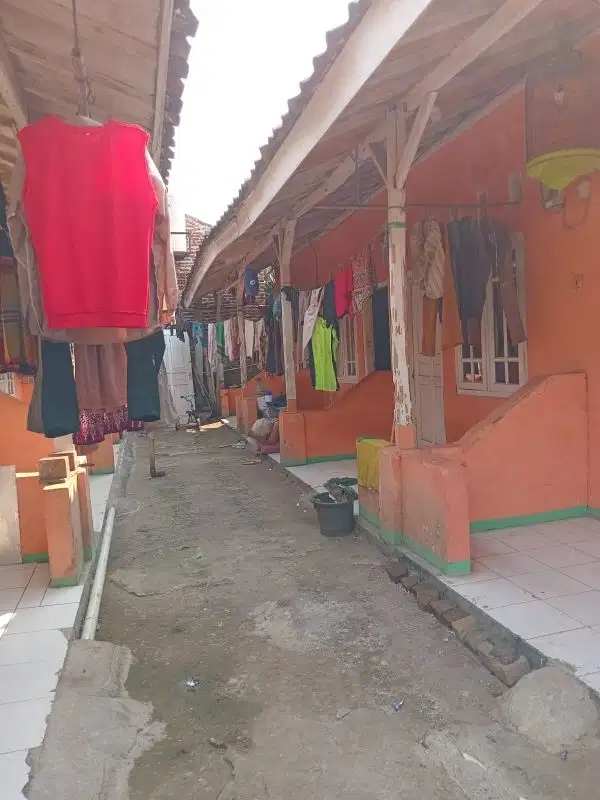 kontrakan depan kampus full yg isi surat SHM