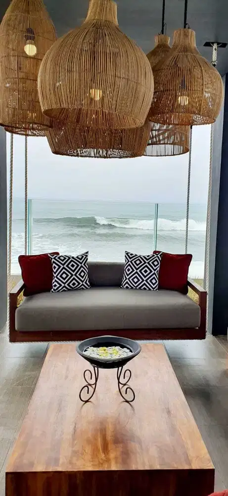 BEACHFRONT VILLA LOS PANTAI KERAMAS GIANYAR
